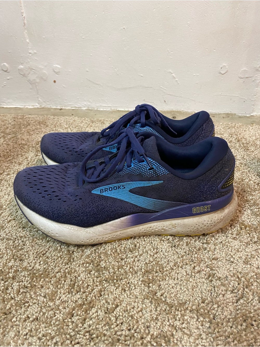 Brooks Ghost 16 Running Shoes - Dark Navy with Light Blue Logo Size 8.5